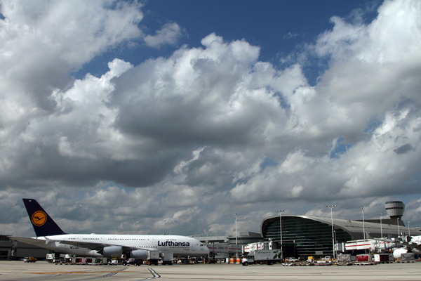 LUFTHANSA AIRBUS A380 MIA RF  IMG_0102.jpg