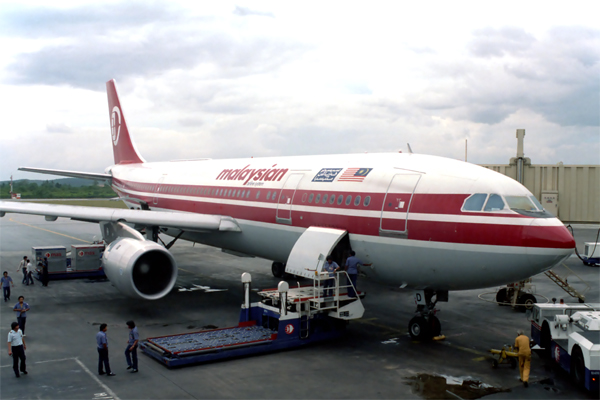 MALAYSIAN AIRBUS A300 SIN RF 200.jpg