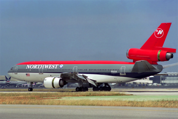 NORTHWEST DC10 30 LAX RF 890 17.jpg