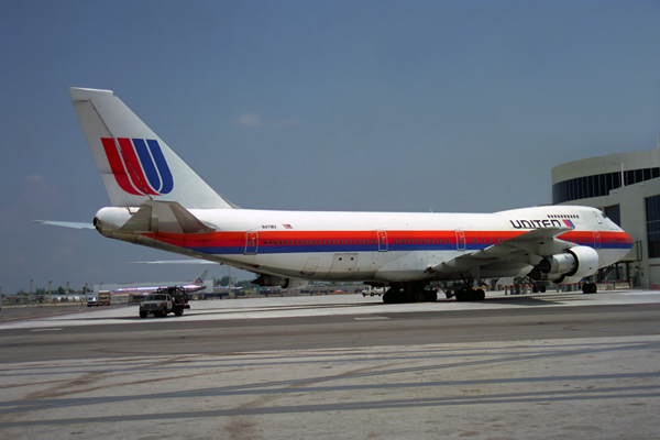 UNITED BOEING 747 200 MIA RF 899 16.jpg