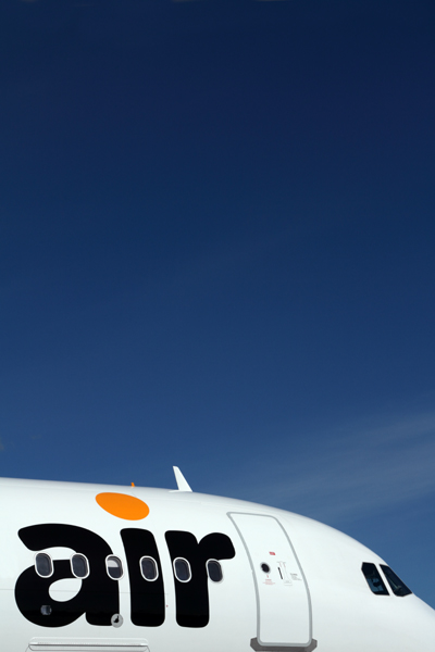 TIGERAIR AIRBUS A320 HBA RF IMG_0542.jpg