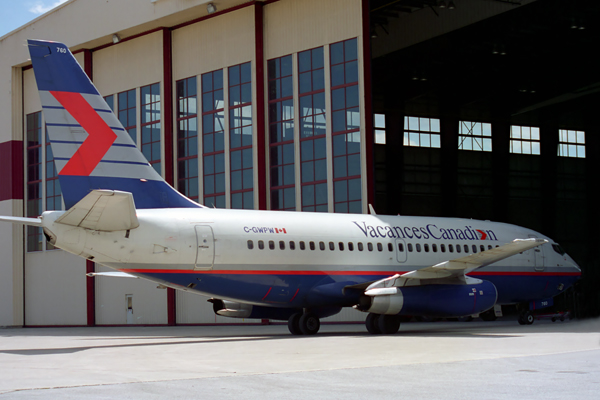 CANADIAN VACANCES BOEING 737 200 YYZ RF 906 8.jpg