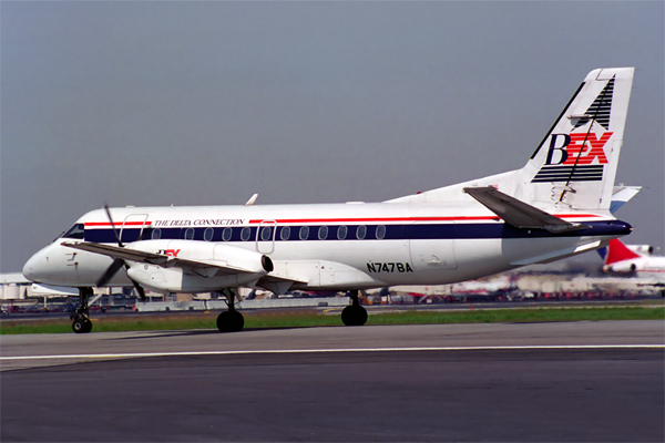 DELTA CONNECTION SAAB 340 JFK RF 914 21.jpg