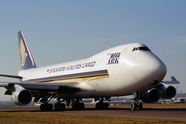 SINGAPORE AIRLINES CARGO BOEING 747 400F SYD RF 932 14.jpg