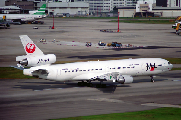 JAPAN AIRLINES MD11 HKG RF 958 22.jpg