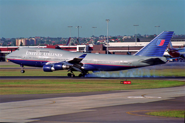 UNITED AIRLINES BOEING 747 400 SYD RF 998 5.jpg