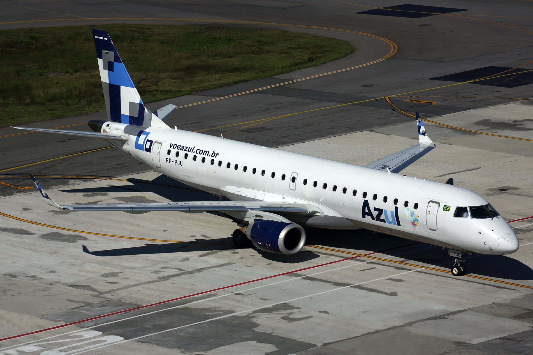 AZUL EMBRAER 195 SDU RF 5K5A8943.jpg