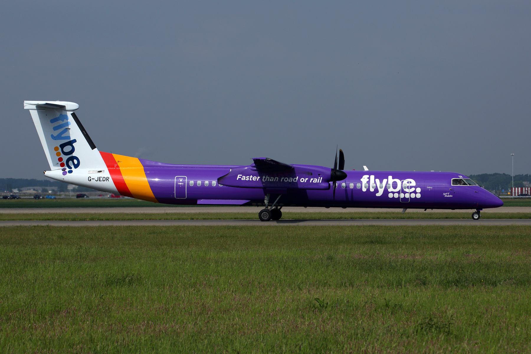 FLYBE DASH 8 400 AMS RF 5K5A7737.jpg