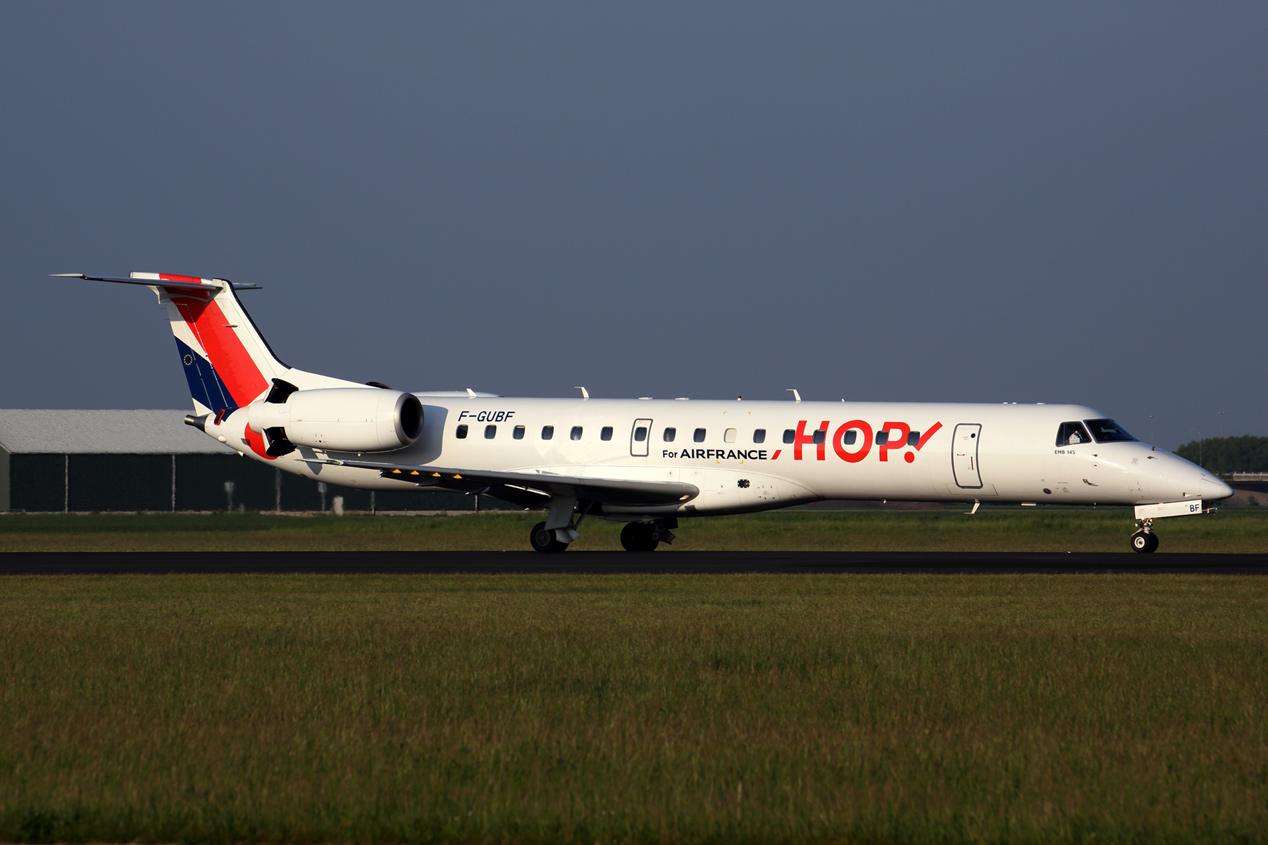 HOP EMBRAER 145 AMS RF 5K5A7978.jpg
