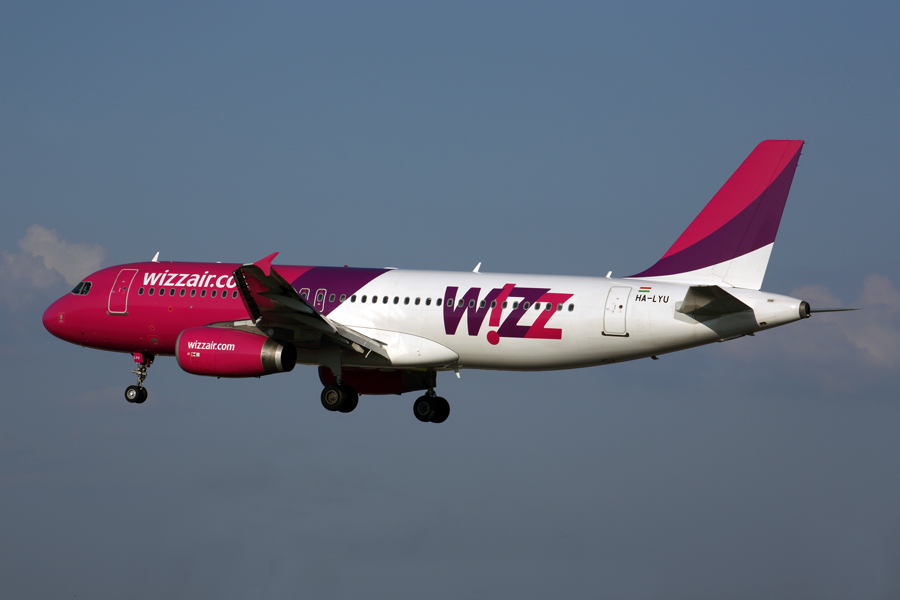 WIZZ AIRBUS A320 LIS RF 5K5A8541.jpg