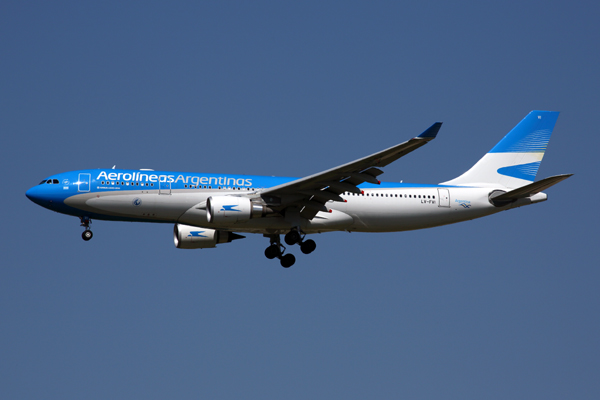 AEROLINEAS ARGENTINAS AIRBUS A330 200 MAD RF 5K5A7577.jpg