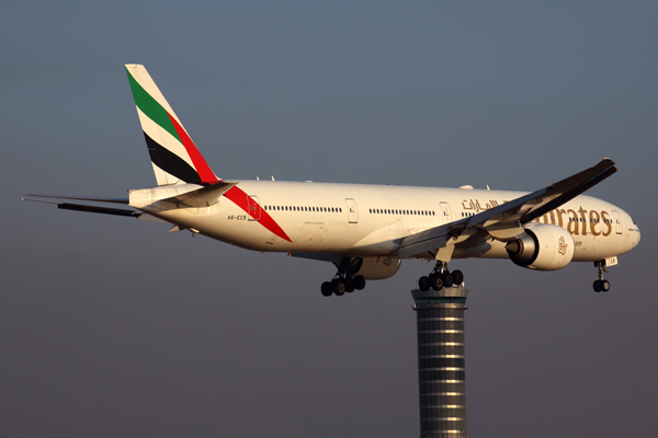 EMIRATES BOEING 777 300ER BKK RF 5K5A6671.jpg