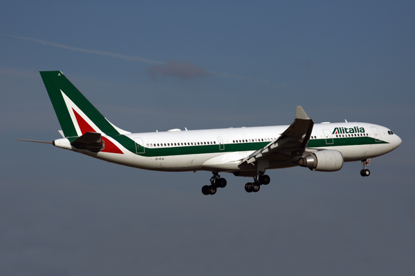 ALITALIA AIRBUS A330 200 FCO RF 5K5A8084.jpg