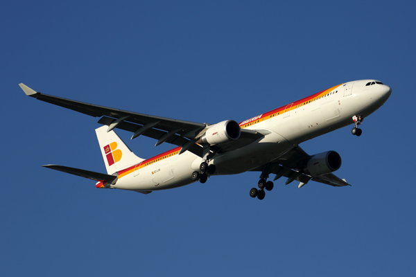 IBERIA AIRBUS A330 200 MAD RF 5K5A7471.jpg