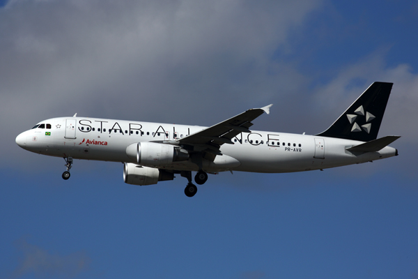 AVIANCA AIRBUS A320 GRU RF 5K5A9638.jpg