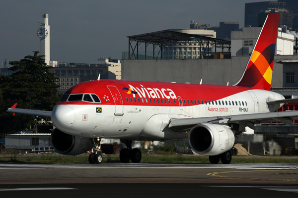 AVIANCA AIRBUS A319 SDU RF 5K5A8827.jpg