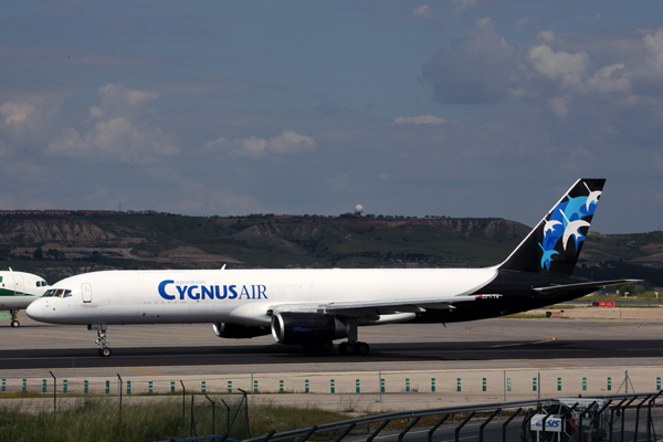 CYGNUS AIR BOEING 757 200F MAD RF 5K5A7309.jpg