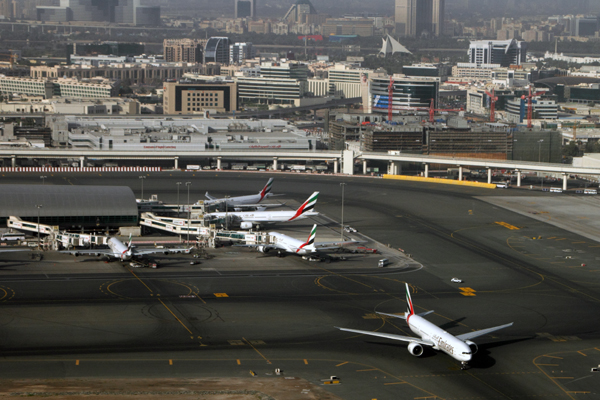 DUBAI AIRPORT RF IMG_0611.jpg