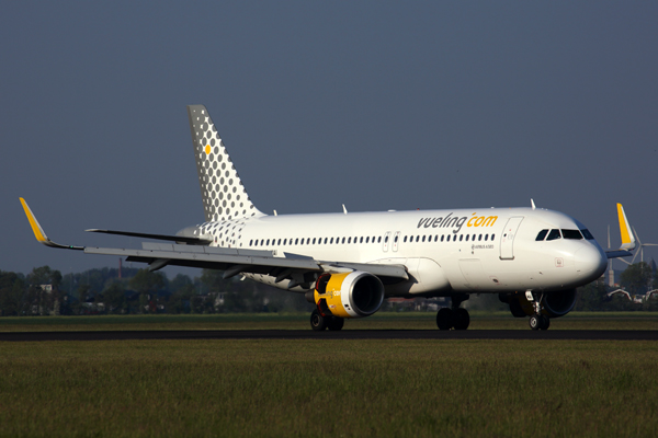 VUELING AIRBUS A320 AMS RF 5K5A7942.jpg