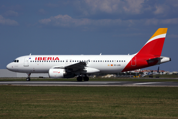 IBERIA AIRBUS A320 LIS RF 5K5A8402.jpg