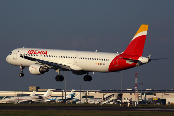 IBERIA AIRBUS A321 LIS RF 5K5A8630.jpg