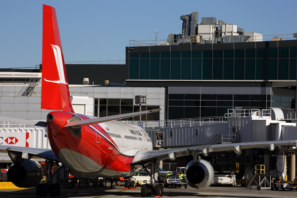 SHANGHAI AIRLINES AIRBUS A330 200 MEL RF 5K5A9409.jpg