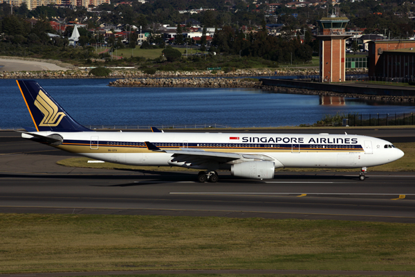 SINGAPORE AIRLINES AIRBUS A330 300 SYD RF 5K5A9870.jpg