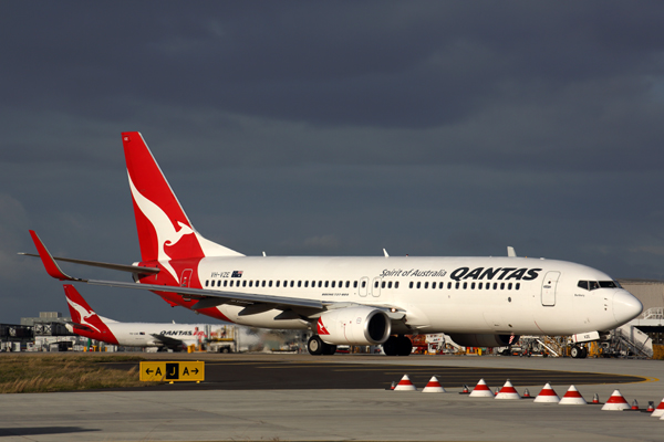 QANTAS BOEING 737 800 MEL RF 5K5A9945.jpg