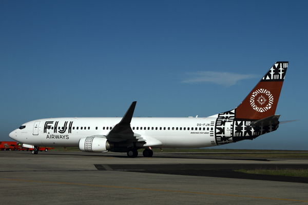 FIJI AIRWAYS BOEING 737 800 NAN RF IMG_1472.jpg
