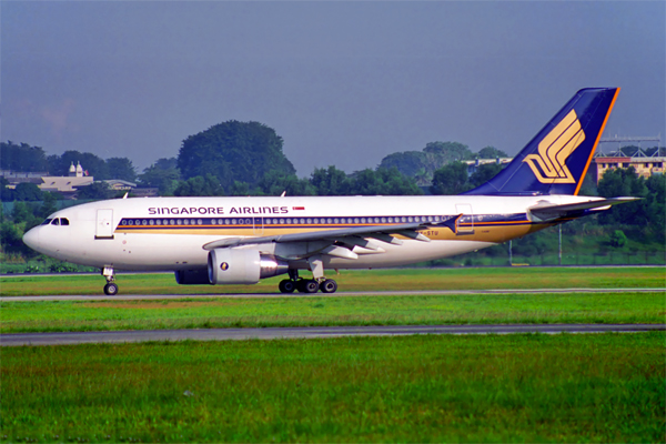 SINGAPORE AIRLINES AIRBUS A310 300 SIN RF 1030 7.jpg