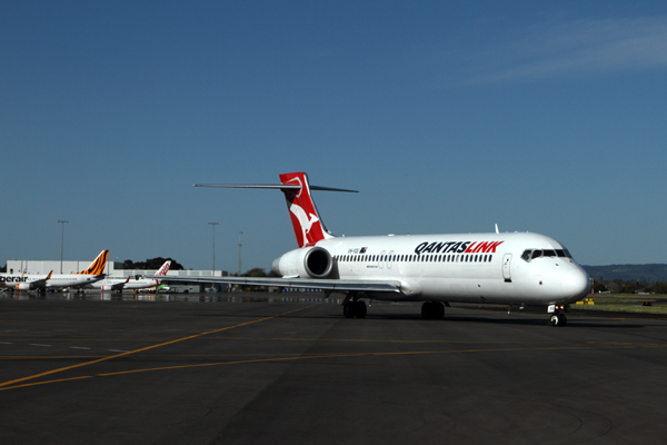 QANTAS LINK BOEING 717 ADL RF IMG_2107.jpg