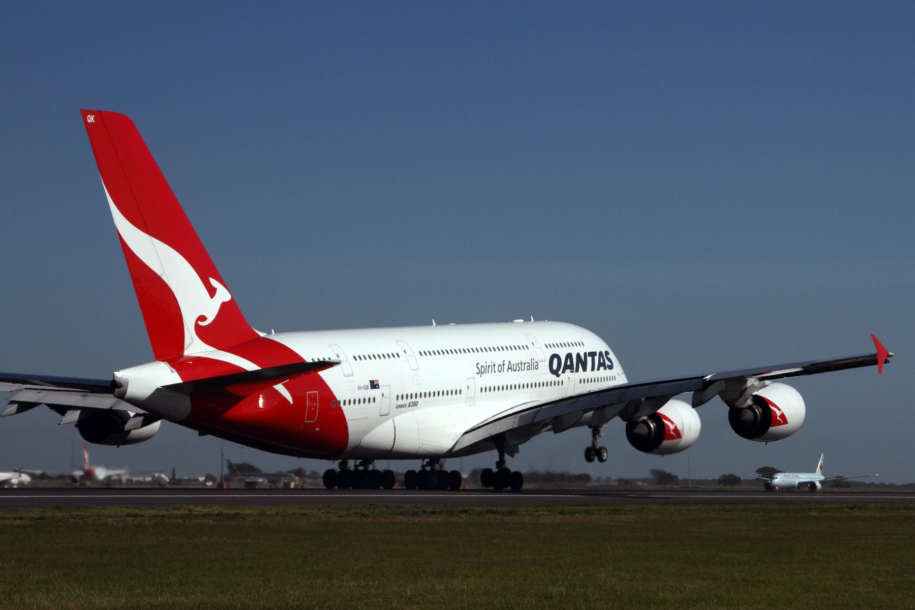 QANTAS AIRBUS A380 BNE RF IMG_2239.jpg