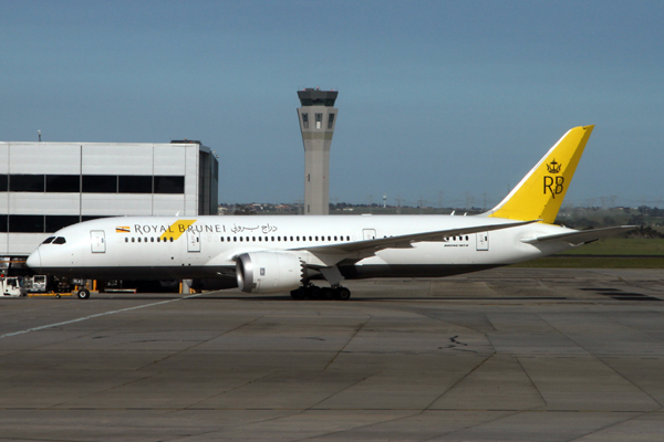 ROYAL BRUNEI BOEING 787 8 MEL RF IMG_2143.jpg