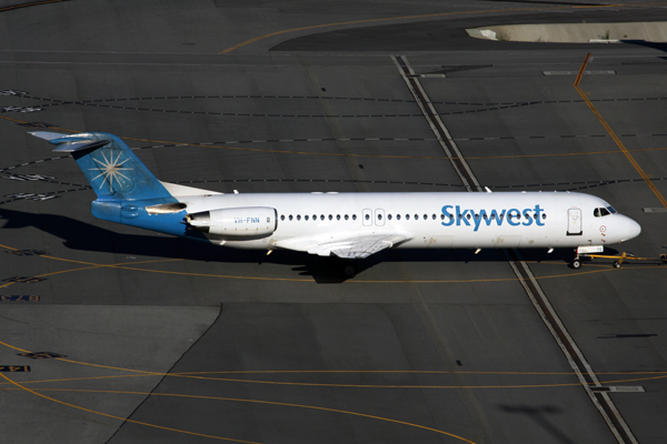 SKYWEST FOKKER 100 PER RF 5K5A2531.jpg