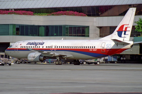 MALAYSIA BOEING 737 400 SIN RF 1139 11.jpg