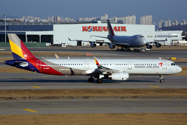 ASIANA AIRBUS A321 ICN RF 5K5A4107.jpg