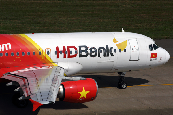 VIETJET AIRBUS A320 SGN RF 5K5A6060.jpg