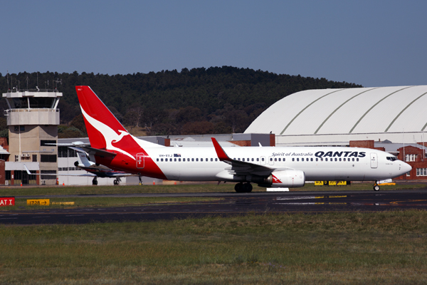 QANTAS BOEING 737 800 CBR RF 5K5A4896.jpg