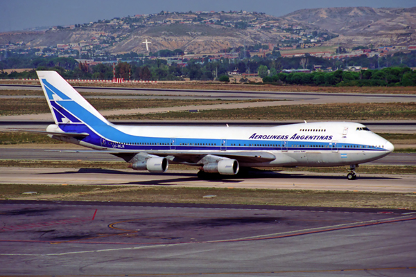 AEROLINEAS ARGENTINAS BOEING 747 200 MAD RF 1171 29.jpg