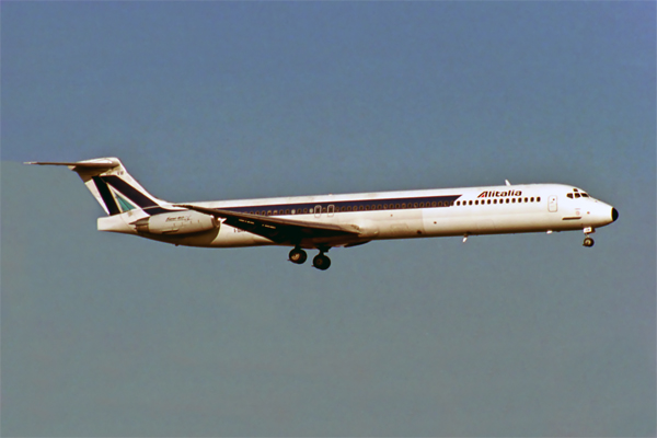 ALITALIA MD80 FCO RF 1182 12.jpg