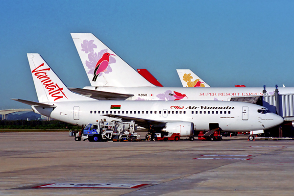 AIR VANUATU BOEING 737 300 BNE RF 1239 32.jpg