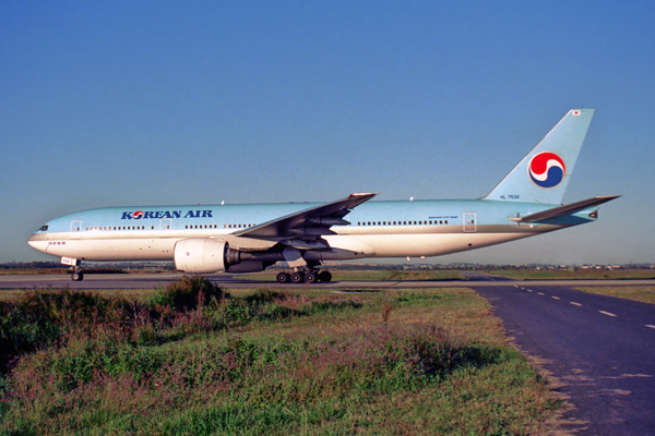 KOREAN AIR BOEING 777 200 BNE RF 1239 19.jpg