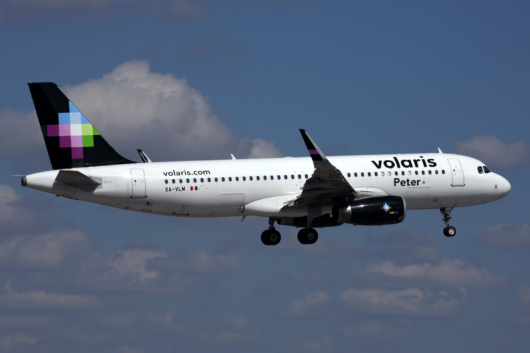 VOLARIS AIRBUS A320 MIA RF 5K5A7058.jpg