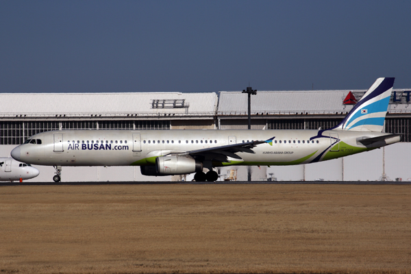 AIR BUSAN AIRBUS A321 NRT RF 5K5A5165.jpg