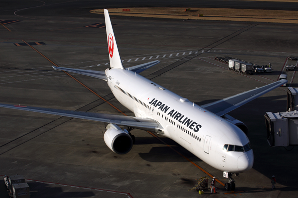 JAPAN AIRLINES BOEING 767 300 HND RF 5K5A5094.jpg