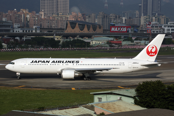 JAPAN AIRLINES BOEING 767 300 TSA RF 5K5A5620.jpg