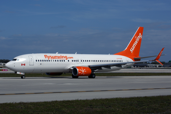 SUNWING BOEING 737 800 FLL RF 5K5A6039.jpg