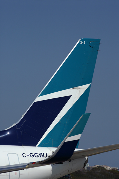 WESTJET BOEING 737 700 FLL RF 5K5A6638.jpg