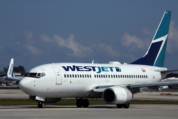 WESTJET BOEING 737 700 FLL RF 5K5A6637.jpg