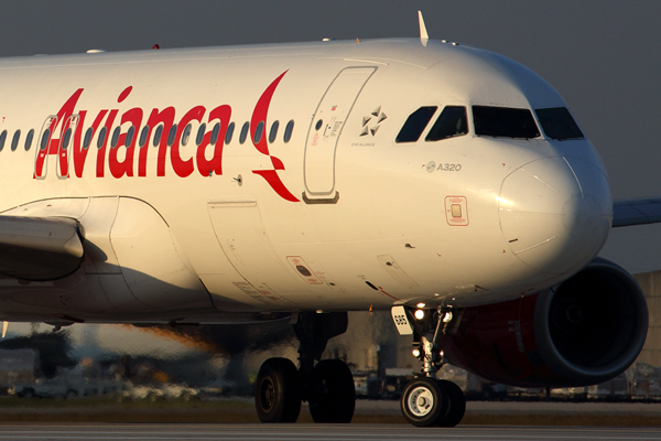 AVIANCA AIRBUS A320 MIA RF 5K5A6861.jpg